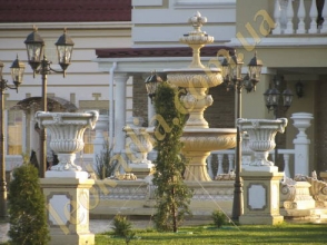 Доверьте оформление фонтана в саду специалистам