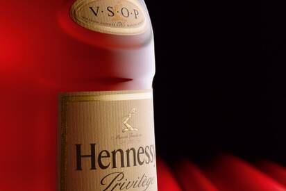 Убыточный "Нафтогаз" пьет Hennessy и закусывает икрой Убыточный "Нафтогаз" пьет Hennessy и закусывает икрой