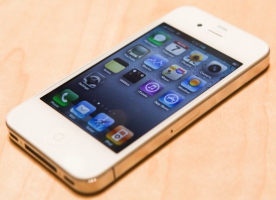 ���� �� iPhone 4S � ������� ����� "������������-����������"