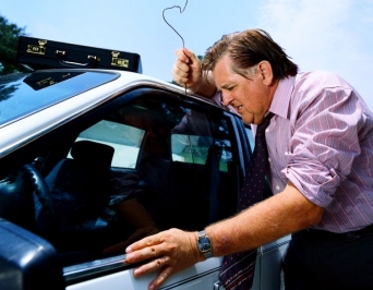 K Komu Obratitsya Chtoby Provesti Avarijnoe Otkrytie Dverej Stati Avarijnoe Otkrytie Zamkov Vskrytie Avto Zamena Dvernyh Zamkov Kiev Master Po Otkrytiyu Zamkov Ub Ua