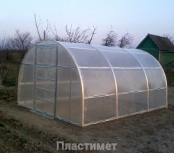 Есть в наличии теплица из пленки