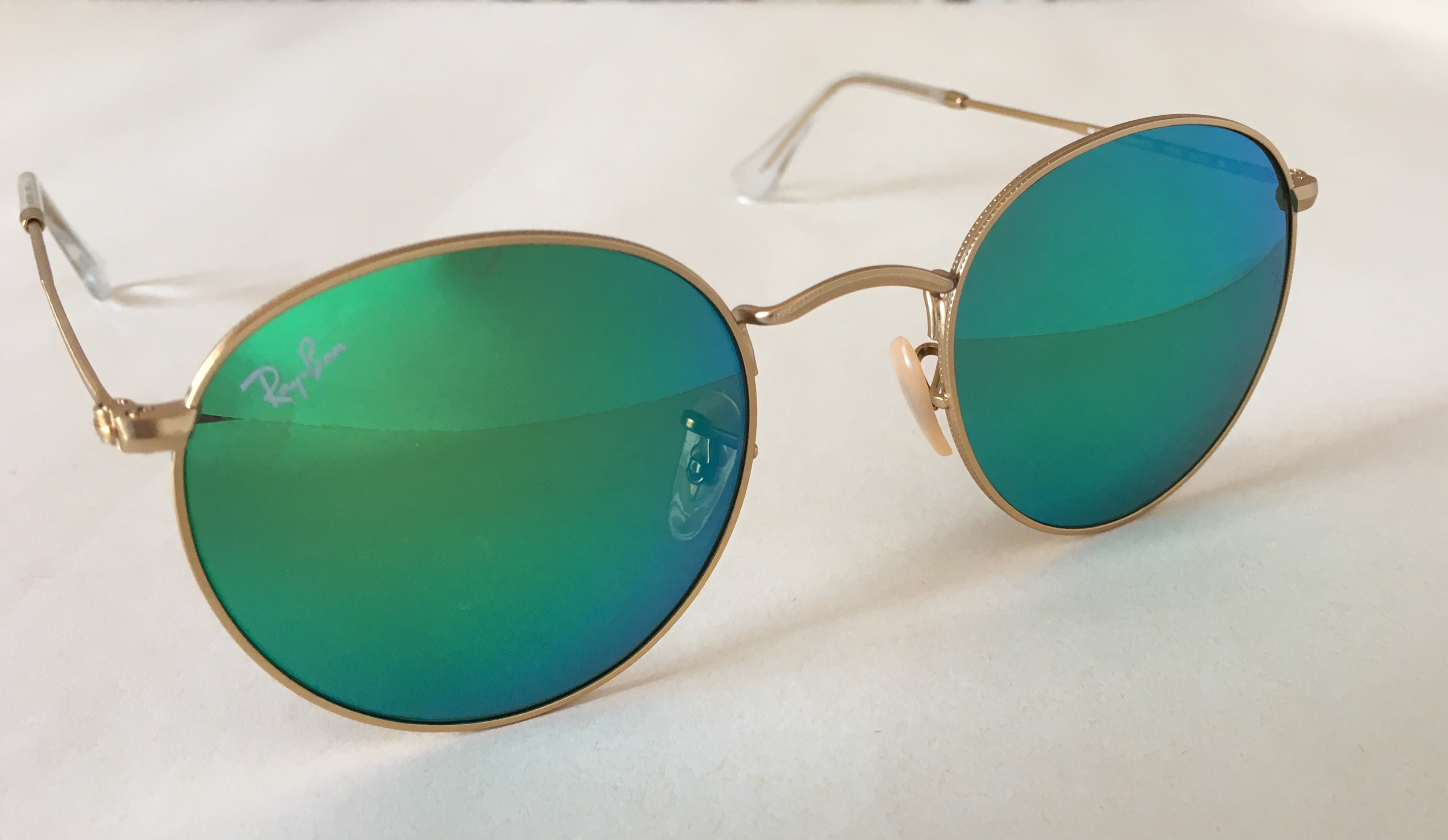 Продаються круглі окуляри Ray Ban по знижці!