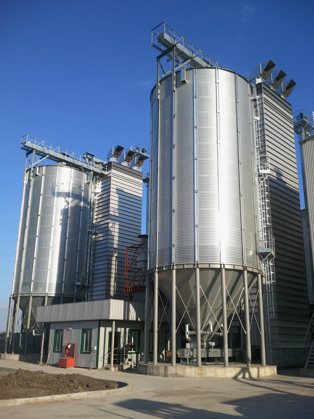 Силос з конусним дном в продажу від виробника