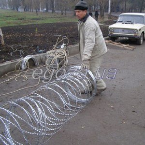 Профессиональный монтаж колючей проволоки