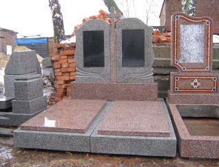 Пропонуємо пам'ятники з граніту, ціна від виробника