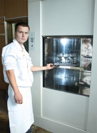 Малий вантажний ліфт для ресторанів. Дізнайтеся більше!
